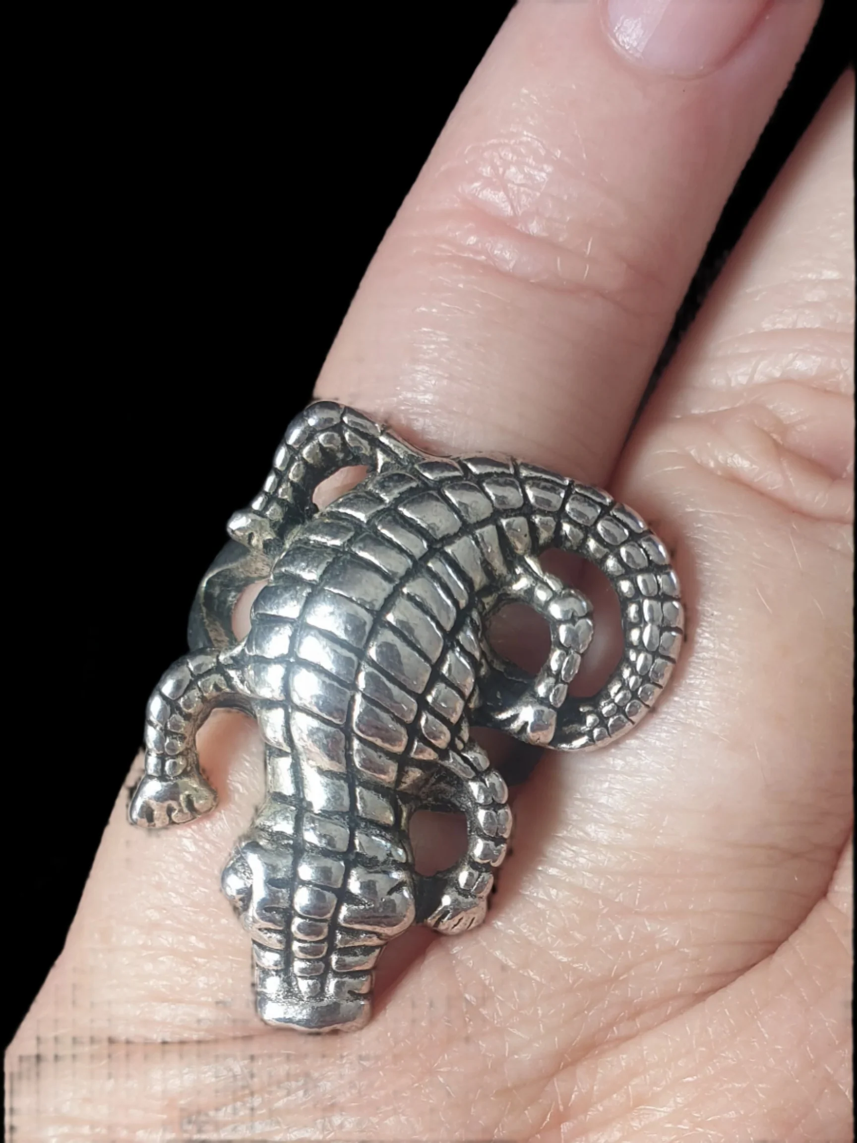 Crocodile Metal Unisex Ring - Image 3