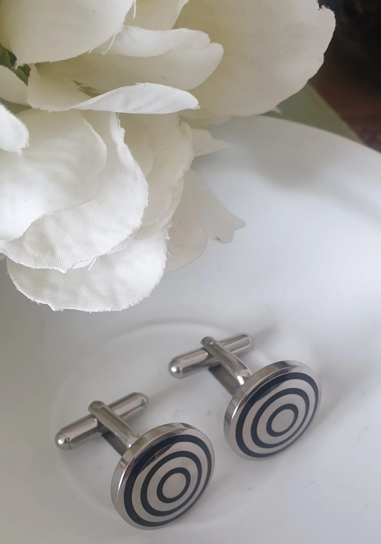 Silver & Black Target Cufflinks - Image 3