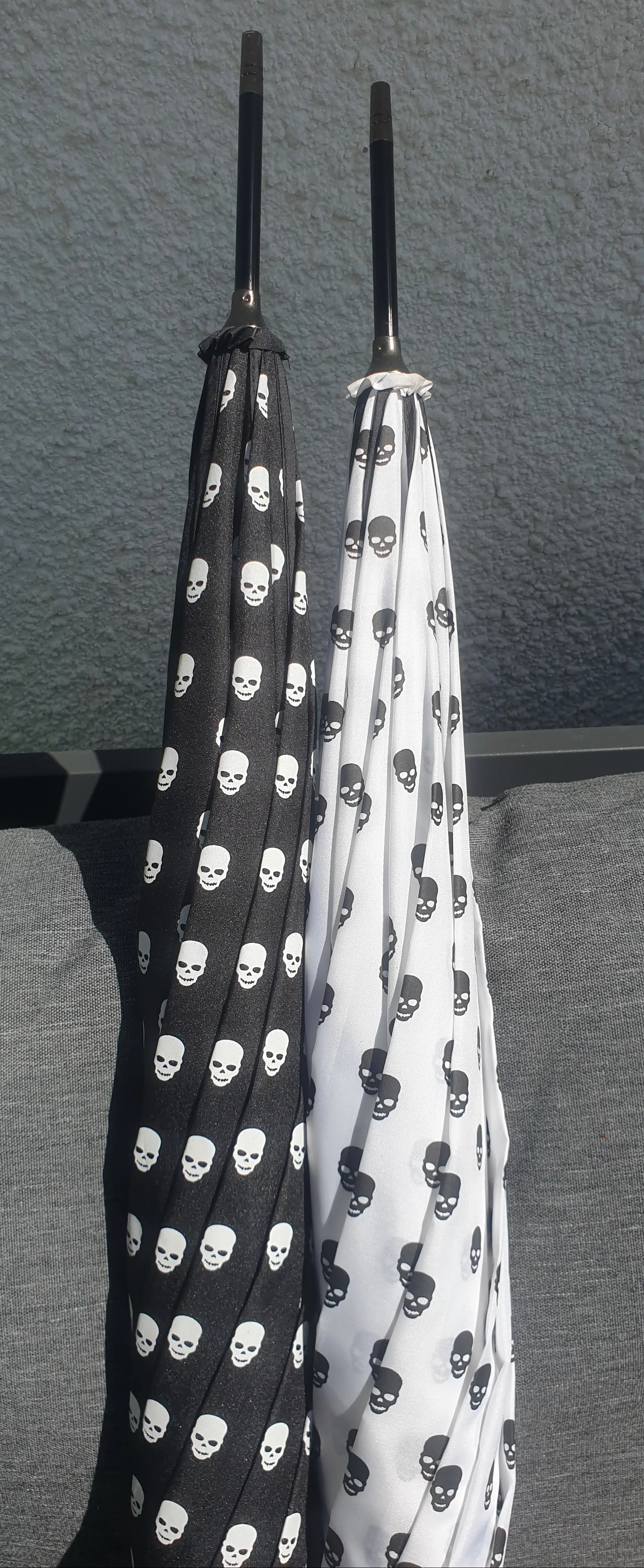 Skulls Umbrella - White with Black Skulls - Image 4