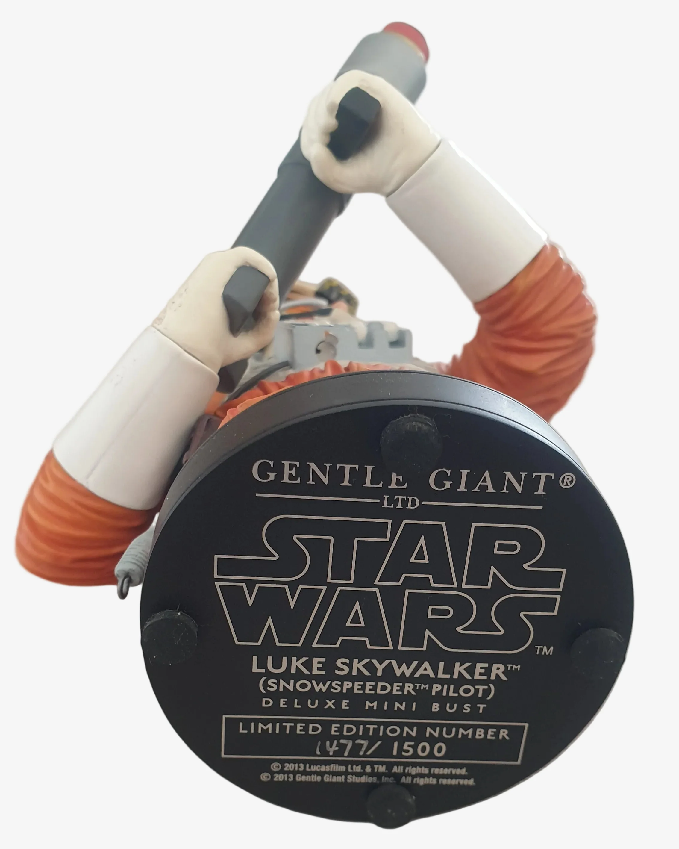 Star Wars Luke Snowspeeder Pilot Bust – Gentle Giant - Image 9