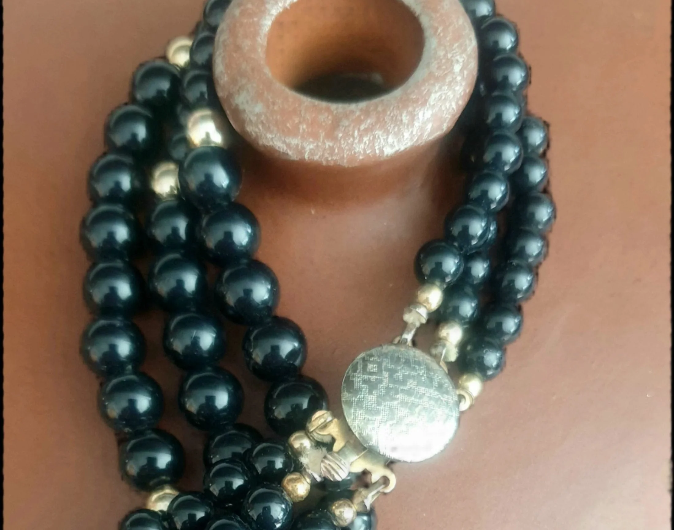 Vintage 1960s Black & Pearl Statement Necklace - Image 4