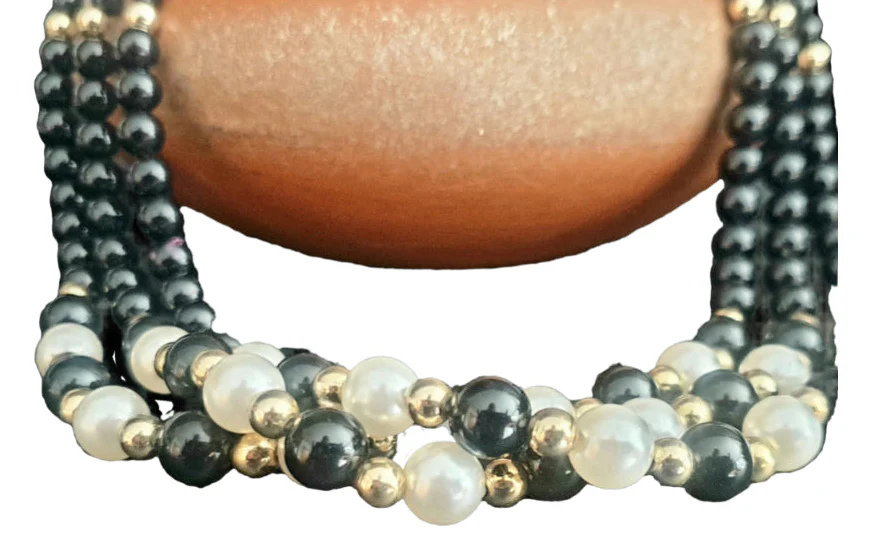 Vintage 1960s Black & Pearl Statement Necklace - Image 5